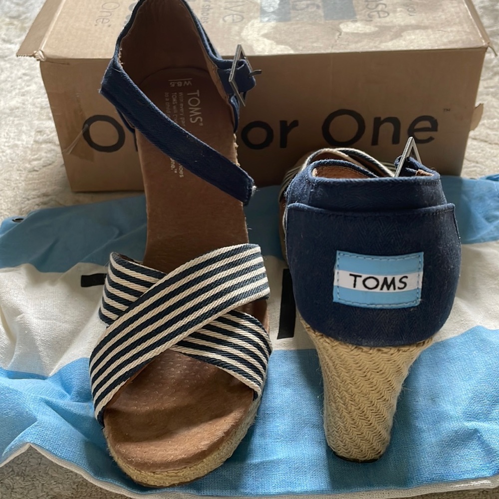 Toms, size 8.5, strappy wedge, university navy, worn once